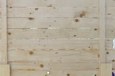 Kalıtım arkaplan duvarı olarak güzel kahverengi ahşap sıra seti