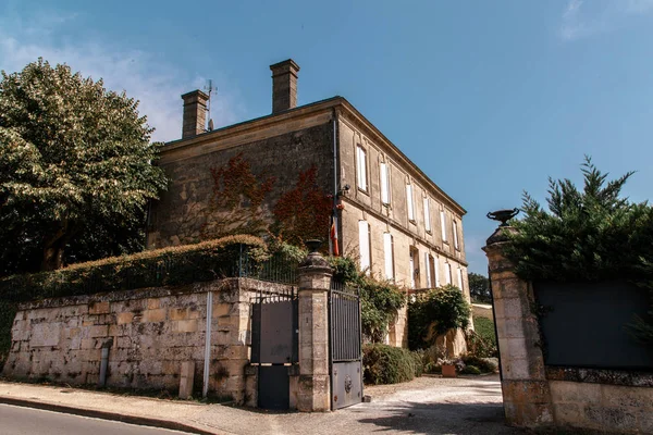 Büyük eski taş dağ evi/chateaux Fransa