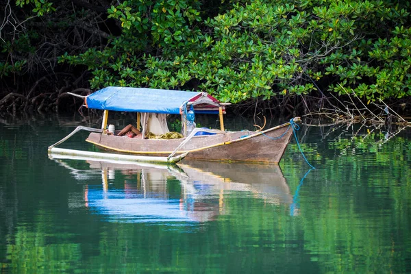 Parc National Komodo Indonésie Bateau Indigène Dans Les Mangroves Parc — Photo