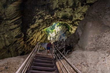 Temiz Su Mağarası Mulu Sarawak Malezya
