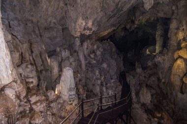 Gunung Mulu Ulusal Parkı 'ndaki Rüzgar Mağarası, Malezya.