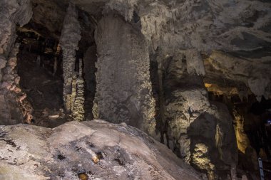 Gunung Mulu Ulusal Parkı 'ndaki Rüzgar Mağarası, Malezya.