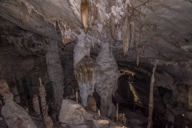 Gunung Mulu Ulusal Parkı 'ndaki Rüzgar Mağarası, Malezya.