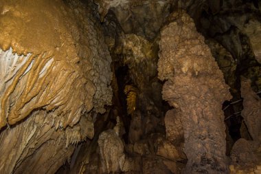 Mulu Ulusal Parkı 'ndaki Lang Mağarası, Malezya
