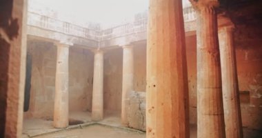 Avrupa 'da taş sütunları olan antik arkeolojik alan