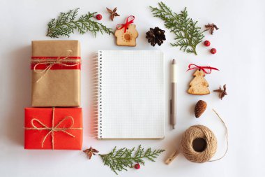 Boş defterli Noel beyazı arkaplan