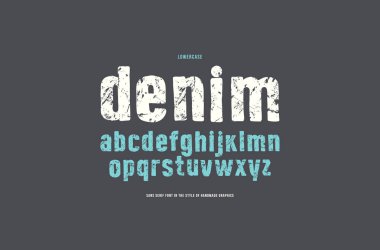 Sans serif yazı tipi el yapımı grafik tarzı. T-shirt ve amblem tasarımı için kaba tekstürlü küçük harfler. Gri arka plan üzerinde baskı