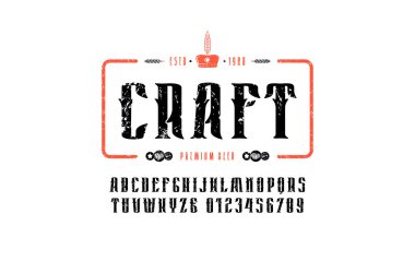 Zanaat bira amblemi ve dekoratif serif yazı tipinde vintage tarzı. Harf ve rakam logo ve etiket tasarımı için kaba tekstürlü. Beyaz arka plan üzerinde baskı