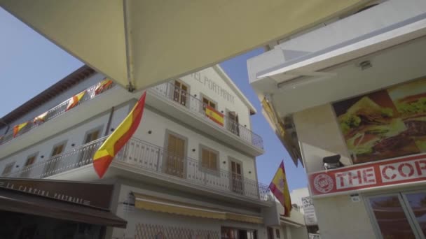 Bandera de España ondeando en el viento — Vídeo de stock