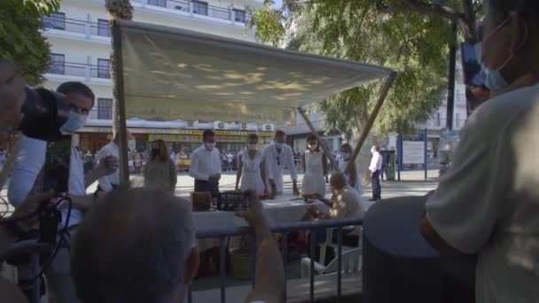 Kungaparet av Spanien på marknaderna i San Antonio Ibiza — Stockvideo