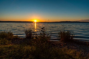 Muhteşem uzun mesafe yürüyüş parkurunda, Almanya, Constance Gölü 'ndeki Seegang