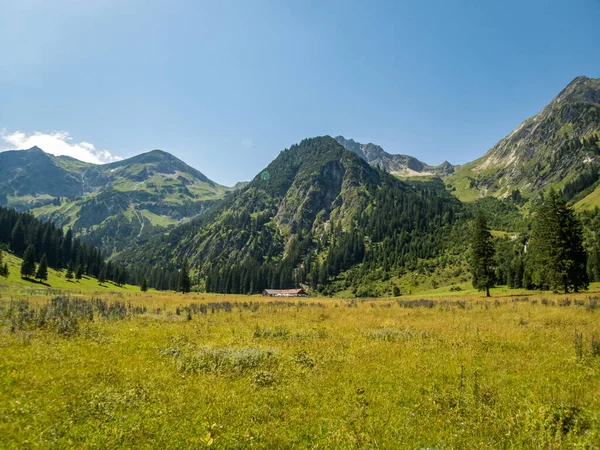 Splendida Escursione Intorno Vilsalpsee Con Una Cascata — Foto Stock