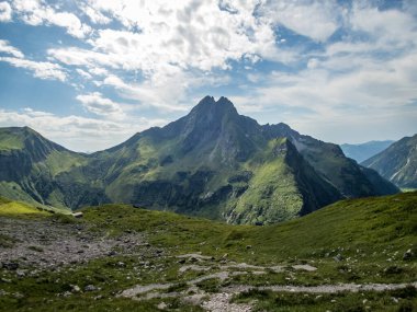 Nebelhorn 'dan Schneck, Hofats ve Oytal üzerinden Laufbacher Eck boyunca fantastik panoramik yürüyüş