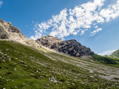 Nebelhorn 'dan Schneck, Hofats ve Oytal üzerinden Laufbacher Eck boyunca fantastik panoramik yürüyüş
