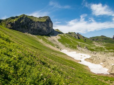 Nebelhorn 'dan Schneck, Hofats ve Oytal üzerinden Laufbacher Eck boyunca fantastik panoramik yürüyüş