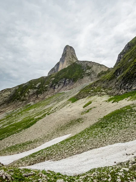 Nebelhorn 'dan Schneck, Hofats ve Oytal üzerinden Laufbacher Eck boyunca fantastik panoramik yürüyüş