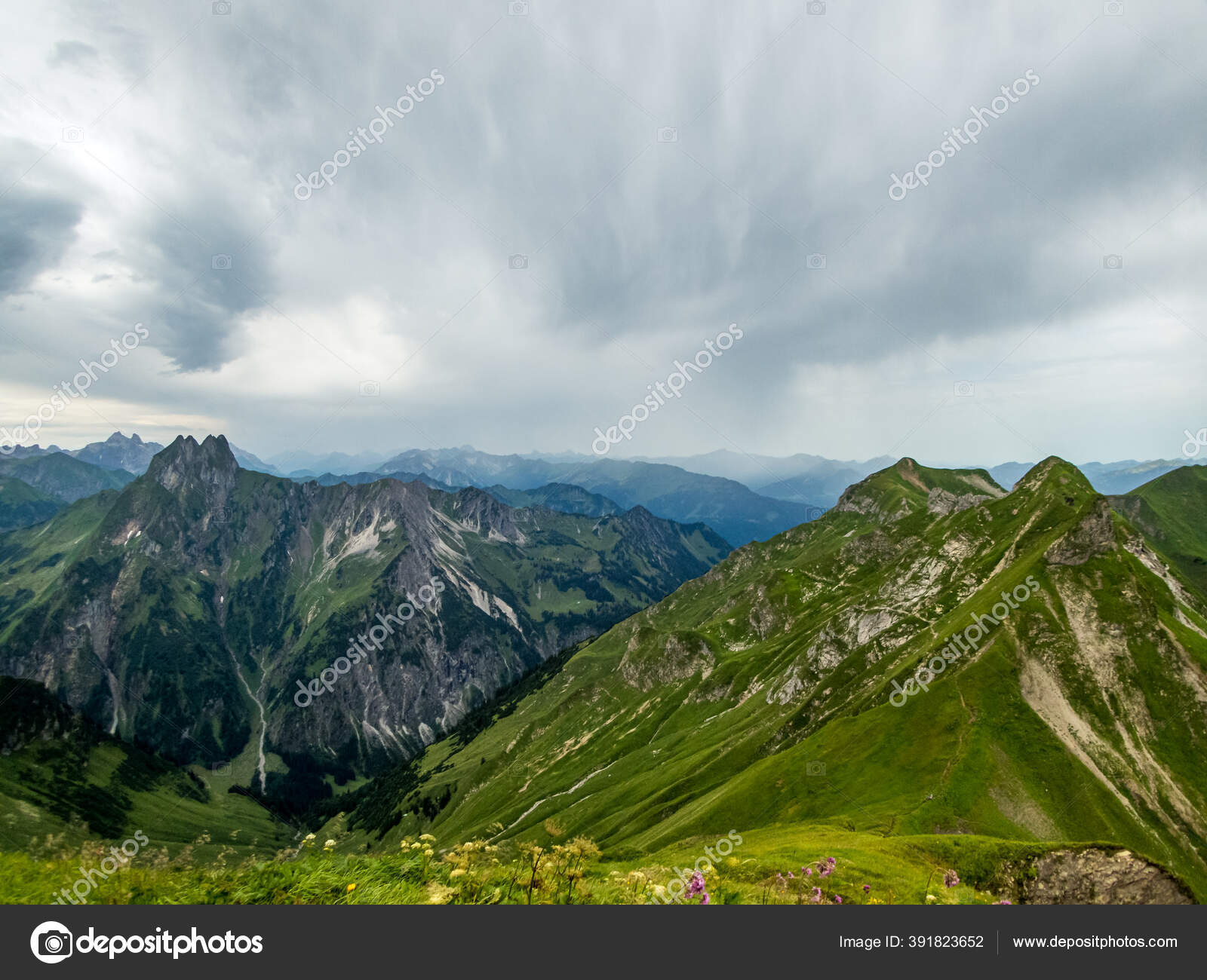Fantastic Panoramic Hike Nebelhorn Laufbacher Eck Schneck Hofats