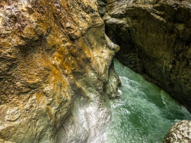 Breitachklamm Oberstdorf 'tan Kleinwalsertal' a kadar Avrupa 'nın en derin kaya kanyonu.
