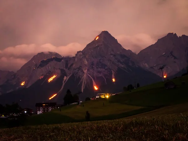 Les Feux Montagne Traditionnels Aréna Tiroler Zugspitz Ehrwald — Photo