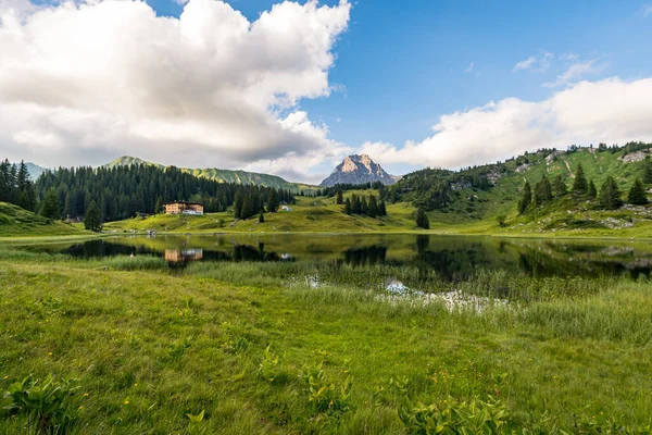 Caminhada Fantástica Nas Belas Montanhas Lechquellen Warth Schrocken Bregenzerwald Vorarlberg — Fotografia de Stock