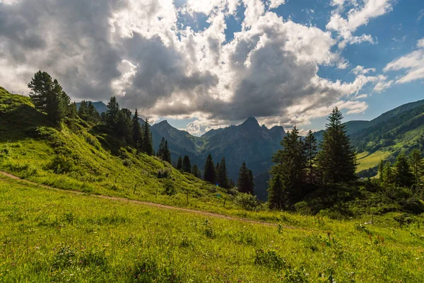 Caminhada Fantástica Nas Belas Montanhas Lechquellen Warth Schrocken Bregenzerwald Vorarlberg — Fotografia de Stock