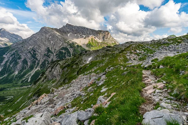 Φανταστική Πεζοπορία Στα Βουνά Lechquellen Στο Vorarlberg Της Αυστρίας Κοντά — Φωτογραφία Αρχείου