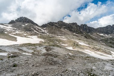 Lech, Warth, Bludenz yakınlarındaki Vorarlberg Avusturya 'daki Lechquellen Dağları' nda muhteşem bir yürüyüş.