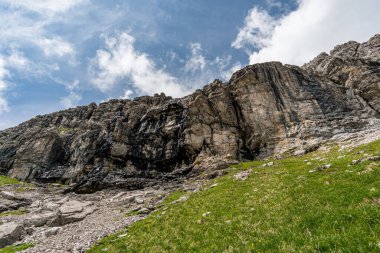Lech, Warth, Bludenz yakınlarındaki Vorarlberg Avusturya 'daki Lechquellen Dağları' nda muhteşem bir yürüyüş.