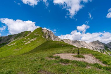 Lech, Warth, Bludenz yakınlarındaki Vorarlberg Avusturya 'daki Lechquellen Dağları' nda muhteşem bir yürüyüş.