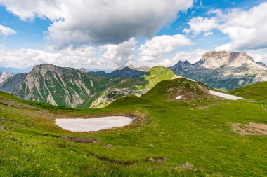 Lech, Warth, Bludenz yakınlarındaki Vorarlberg Avusturya 'daki Lechquellen Dağları' nda muhteşem bir yürüyüş.