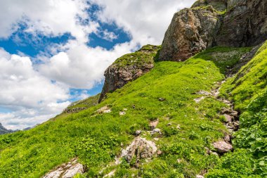 Lech, Warth, Bludenz yakınlarındaki Vorarlberg Avusturya 'daki Lechquellen Dağları' nda muhteşem bir yürüyüş.