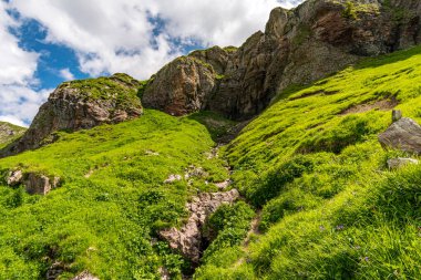 Lech, Warth, Bludenz yakınlarındaki Vorarlberg Avusturya 'daki Lechquellen Dağları' nda muhteşem bir yürüyüş.