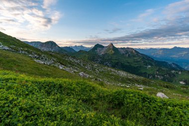 Lech, Warth, Bludenz yakınlarındaki Vorarlberg Avusturya 'daki Lechquellen Dağları' nda muhteşem bir yürüyüş.