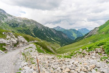 Lech, Warth, Bludenz yakınlarındaki Vorarlberg Avusturya 'daki Lechquellen Dağları' nda muhteşem bir yürüyüş.