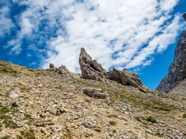 Ehrwald yakınlarındaki Mieminger Dağları 'ndaki Seebensee ve Drachensee' ye harika bir yürüyüş.