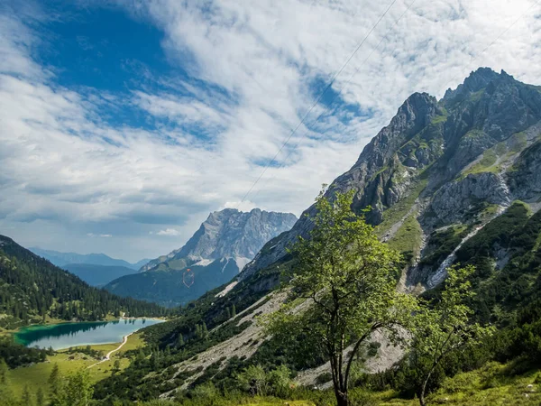 Caminhada Fantástica Para Seebensee Drachensee Nas Montanhas Mieminger Perto Ehrwald — Fotografia de Stock