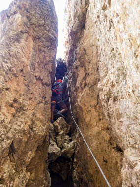 Rotwand ve Masare 'ye Dolomitler' deki gül bahçesindeki ferrata ile tırmanmak, Güney Tyrol, İtalya