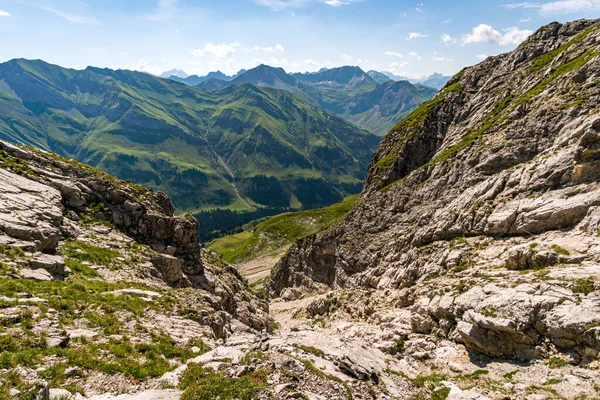 ヴォーアルベルクのレヒケレン山脈のWarth Schrocken近くのFerrata経由カルホーンを登るオーストリア — ストック写真
