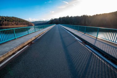 Klamer köprüden Versetalsperre nm Sauerland, Almanya
