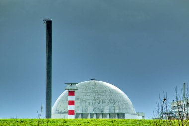 Almanya'da bir nükleer enerji santralinin kubbesi