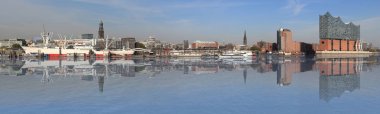 Hamburg liman panorma nehir Elbe aynalı