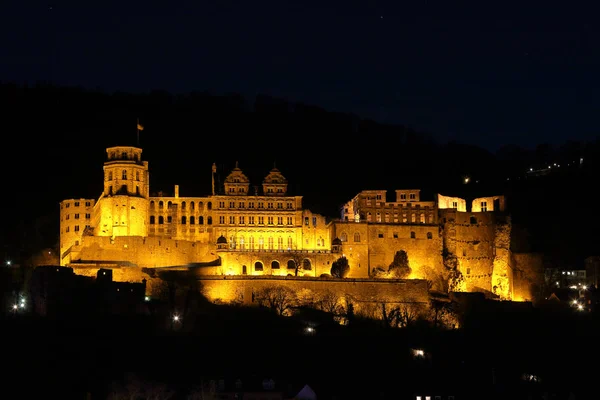 Castelo de Heidelberg atmosférico à noite — Fotografia de Stock