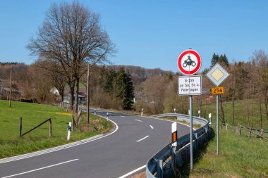 Hafta sonu yolda motosiklet yasağı