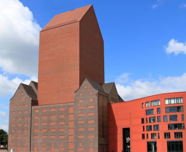 Landesarchiv Duisburg iç liman eski tahıl silosu