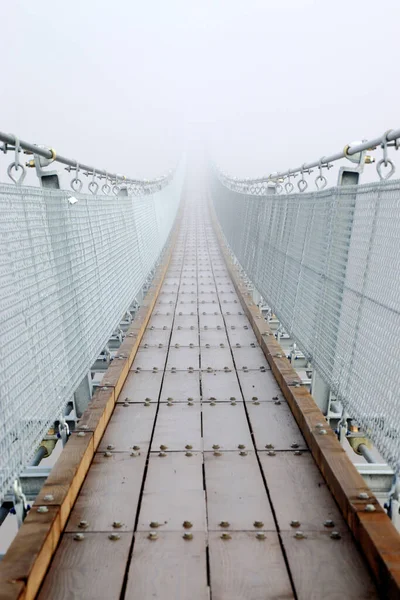 Kendi yoluna git, kötü ihtimaller, sisli hava tahmini.