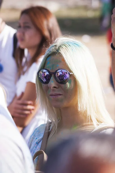 Izmir Turkey October 2017 Portrait Blonde Woman Sunglasses Powder Paint — Stock Photo, Image