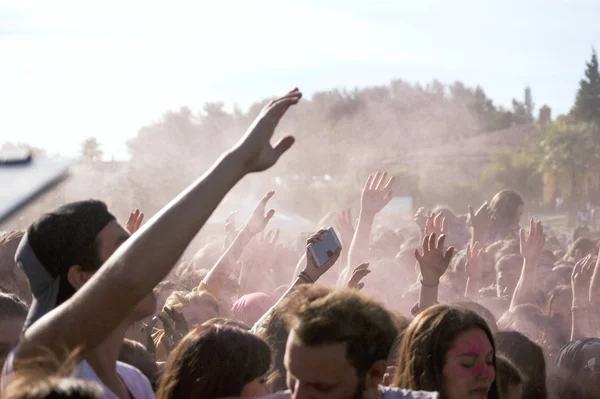 Izmir Turkey October 2017 Crowded People Colored Powder Paint Festival — Stock Photo, Image