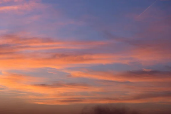 Red Blue Colored Moody Cloudy Sky Dusk Time — Stock Photo, Image