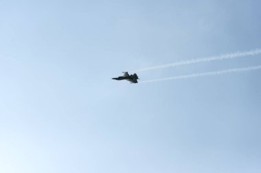 Izmir, Türkiye - 9 Eylül 2018. Solo Turk bir Air Show üzerinde Izmir gökyüzü bağımsızlık Izmir gününde gerçekleştirir.