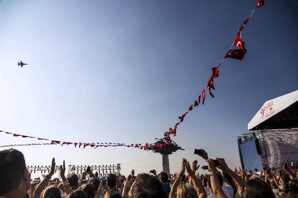 Izmir Turkey September 2018 Republican Tree Flags Poeple Solo Turk — Stock Photo, Image